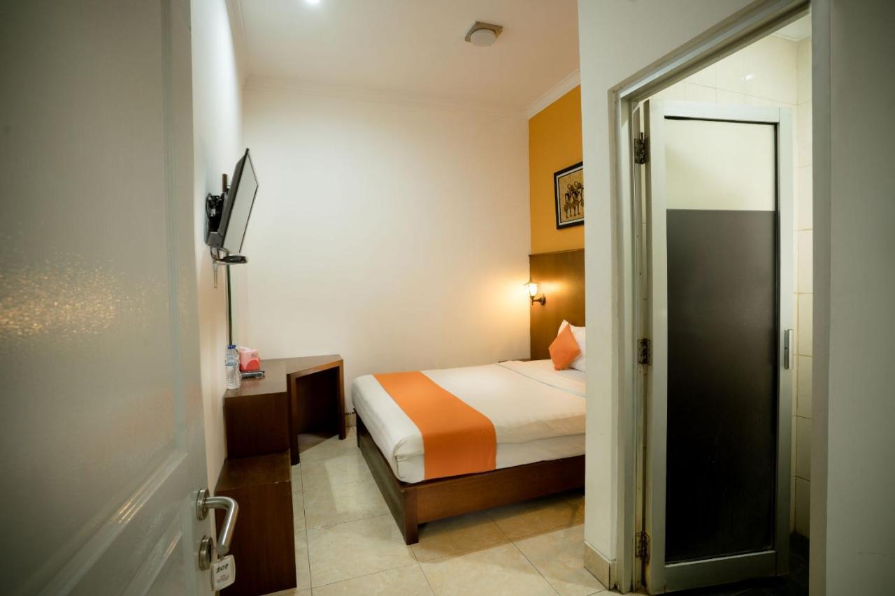 Hotel Poncowinatan - Tugu Yogyakarta