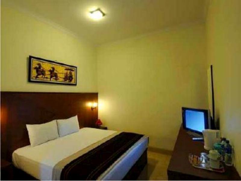 Poncowinatan - Tugu Hotel 2*