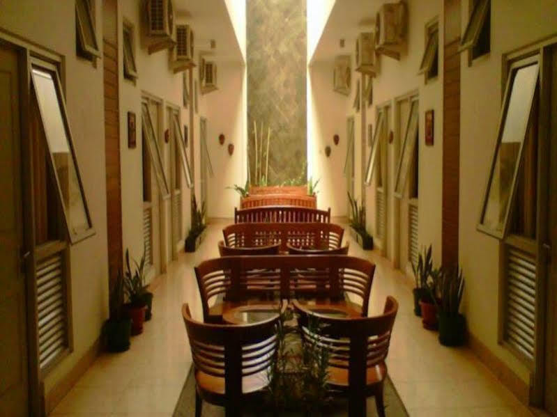 Hotel Poncowinatan - Tugu Yogyakarta